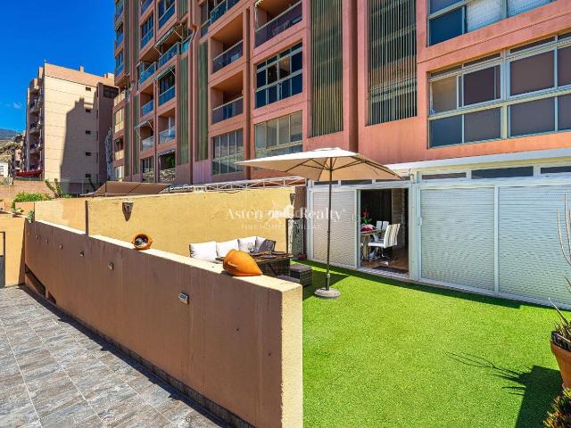 Apartamento en venta en Rosario El, Radazul. Vivienda en planta baja con terraza privada de 250 m2 y vistas al mar en Radazul. Apartamentos Rosario.