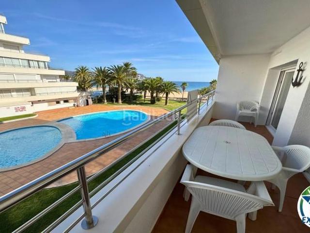Apartamento en venta en Roses, Santa Margarida Costa Brava. Apartamento en venta en Santa Margarida, Roses Vistas al mar, piscina y terraza frente al paseo marítimo. Apartamentos.