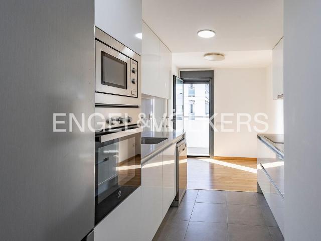 Piso en venta en Sant Just Desvern, Mas Lluí Els Miralls. Luminoso apartamento en Mas LLui comfort, piscina privada y naturaleza al lado de Barcelona. Pisos Sant Just.