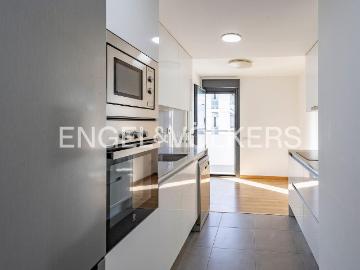 Piso en venta en Sant Just Desvern, Mas Lluí Els Miralls. Luminoso apartamento en Mas LLui comfort, piscina privada y naturaleza al lado de Barcelona. Pisos Sant Just.