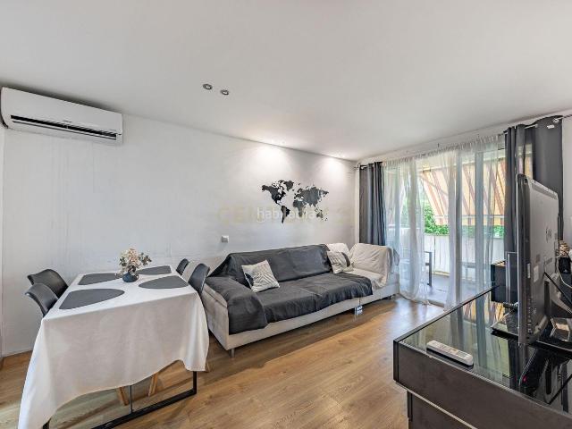 Apartamento en venta en Sant Pere de Ribes, Vallpineda Rocamar. Planta baja con licencia turística en Vallpineda rentabilidad, tranquilidad y ubicación privilegiada. Apartamentos Sant Pere de.