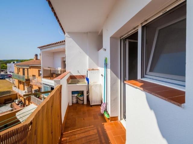 Apartamento en venta en Santa Cristina d´Aro, Santa Cristina Poble. Apartamento reformado con terraza. Apartamentos Santa Cristina.