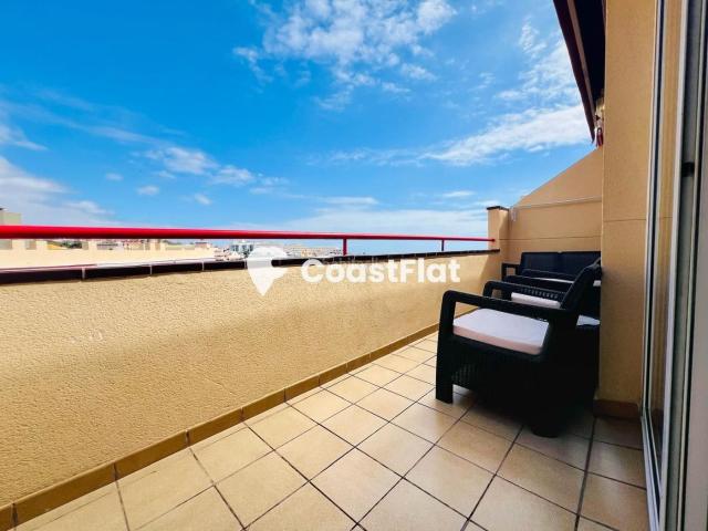 Apartamento en venta en Santiago del Teide, Puerto de Santiago. Espacioso ático en Puerto de Santiago, a sólo pasos de playa de la arena y playa chica, con vistas parciales al mar!. Apartamentos.