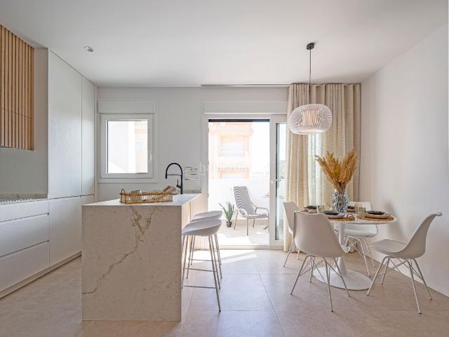 Apartamento en venta en San Pedro del Pinatar, Lo Pagán. Apartamento de 2 dormitorios y 2 bantildeos a tan solo 500 metros de la playa en San Pedro Del Pinatar, Costa Caacutelida Descubra.