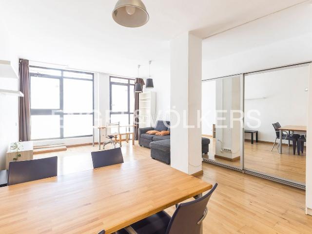 Planta baja en venta en Barcelona, Putget Farró. Encantador apartamento en Putxet refugio urbano con patio en el corazón de Barcelona. Plantas bajas.