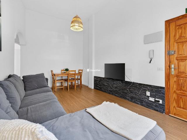 Apartamento en venta en Silos Los. Un apartamento a un paso del mar en Los Abrigos. Apartamentos Silos.