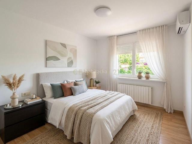 Apartamento en venta en Sitges, Centre Costa Dorada. Espectacular piso renovado en Sitges 4 habitaciones piscina comunitaria y parking. Apartamentos.