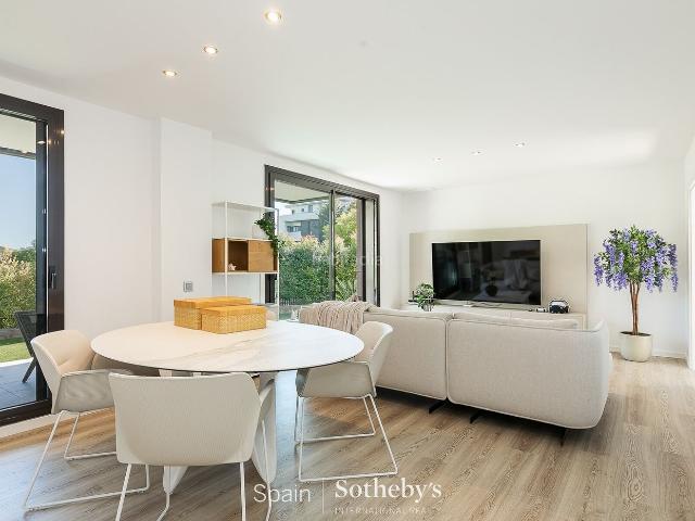 Apartamento en venta en Sitges, Aiguadolç Sant Sebastià Costa Dorada. Piso de 3 Dormitorios con Terraza y Vistas en Aiguadolç, Sitges. Apartamentos.