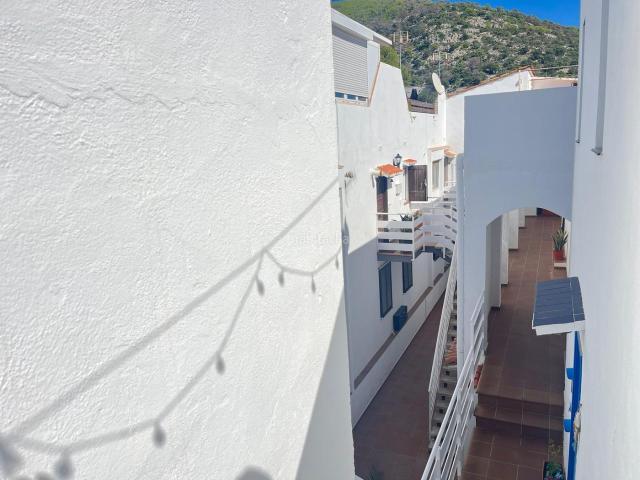 Dúplex en venta en Sitges, Garraf Costa Dorada. Encantador dúplex en venta con terraza y vistas en el precioso pueblo costero de Garraf. Dúplex.