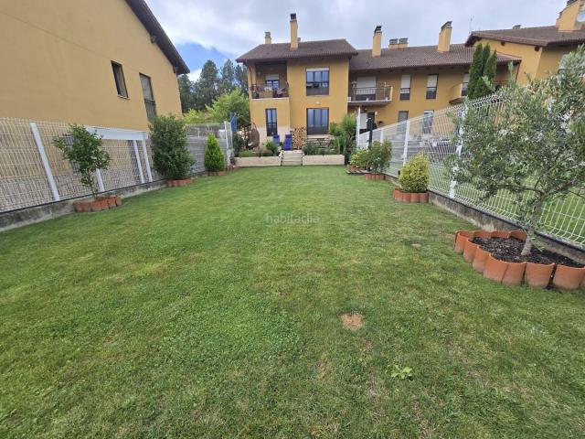 Apartamento en venta en Sojuela. ESPECTACULAR PLANTA BAJA EN SOJUELA CON JARDÍN PRIVADO Y VISTAS AL CAMPO DE GOLF. Apartamentos.