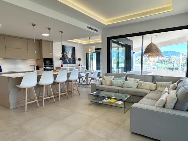 Apartamento en venta Estepona