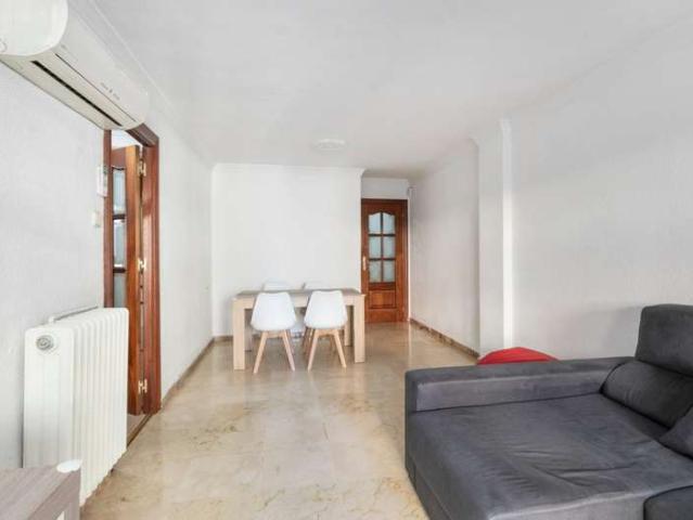 Apartamento en venta Granada