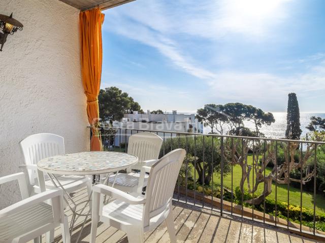 Apartamento en Aiguablava Begur con vistas al mar, terraza. 93m² Aiguablava