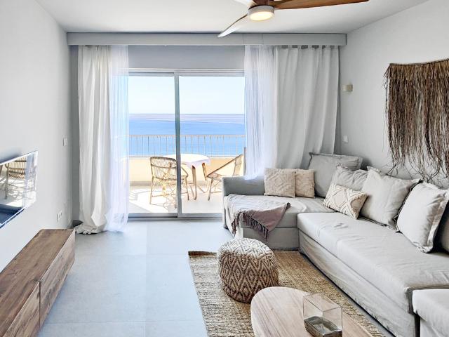 Apartamento en Almuñécar Vistas al mar y piscina