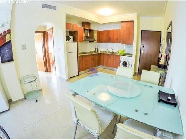 Apartamento en Albamar con 2 dormitorios y jardin