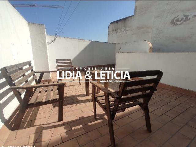 PISO CON TERRAZA PROPIA EN PLENO CENTRO