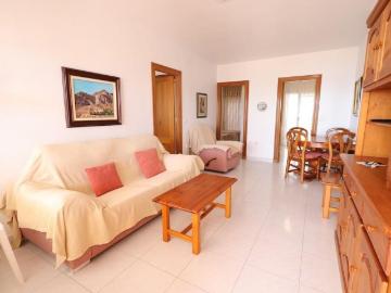 Apartamento en alquiler. Vistas al mar Disponible Junio y Julio