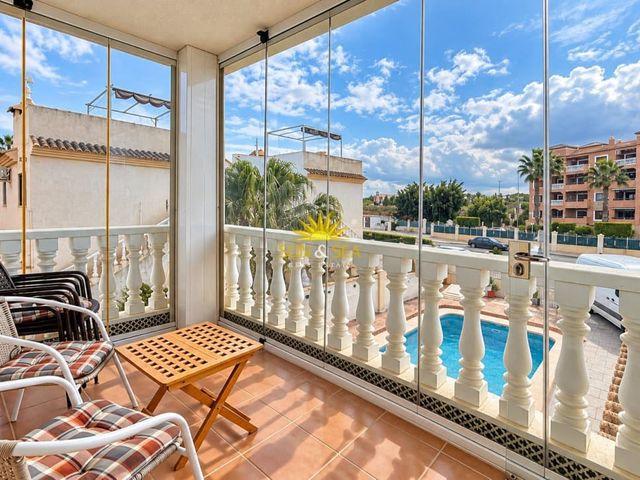 Apartamento en alquiler en Villamartin, Alicante Costa Blanca