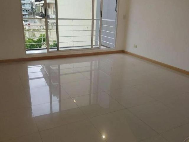 Apartamento en alquiler en Villa del Parque