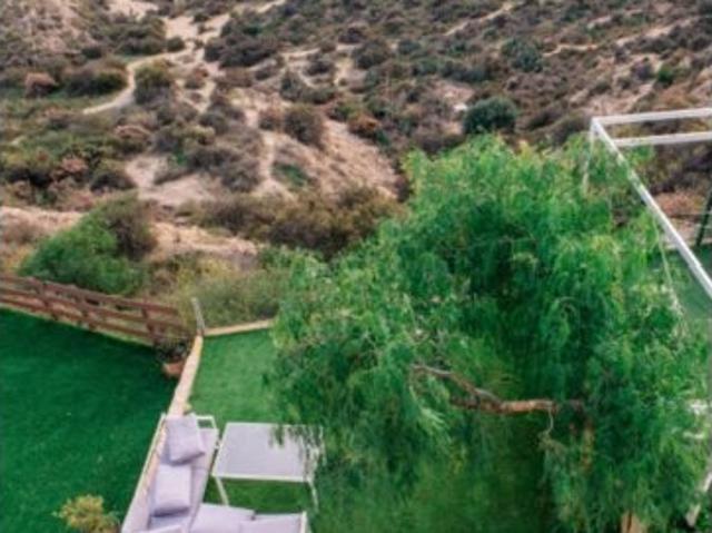 Apartamento en alquiler en Alicante, España con 4 habitaciones