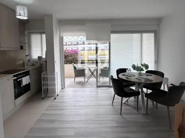Apartamento en alquiler en Avenida Marqués de Villanueva del Prado, 1