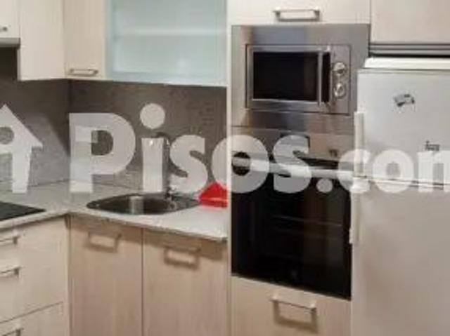 Apartamento en alquiler en Avenida das Camelias, cerca de Plaza 8 de Marzo