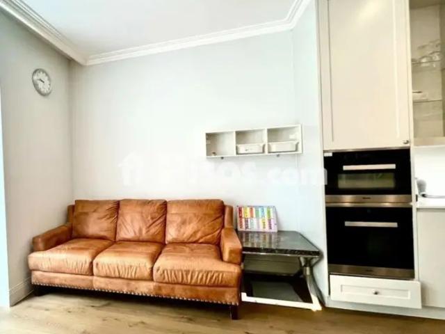 Apartamento en alquiler en Avenida de la República Argentina, 12, cerca de Calle de María Teresa Gil de Gárate