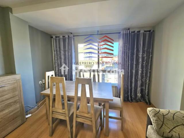 Apartamento en alquiler en Avenida de Portugal, cerca de Calle de Carriarico