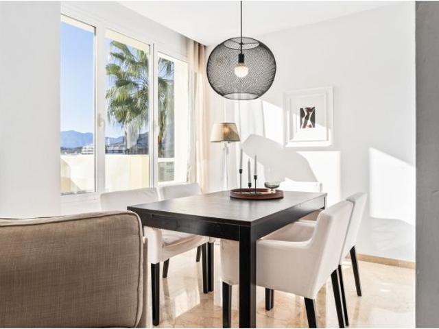 Apartamento en Alquiler en Benahavís, Málaga