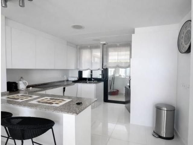 Apartamento en Alquiler en Benahavís, Málaga