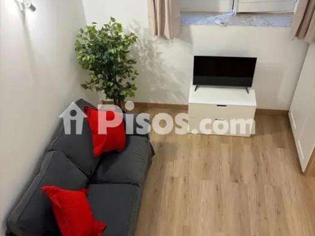 Apartamento en alquiler en Calle de Valdeláguila, 13