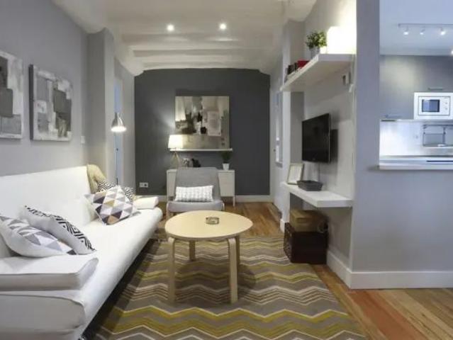 Apartamento en alquiler en Calle de Bernart Etxepare, 1