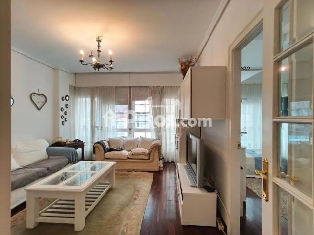 Apartamento en alquiler en Calle de Concepción Arenal, cerca de Calle del Sol