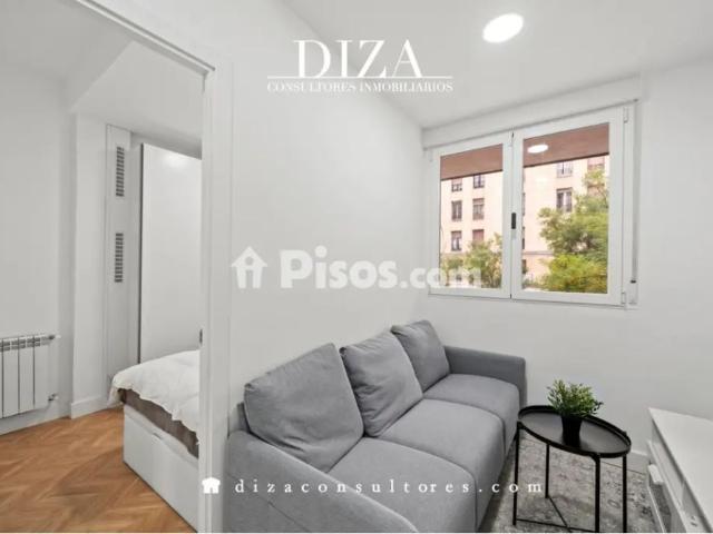 Apartamento en alquiler en Calle de Juan Bravo, cerca de Calle de Alcántara