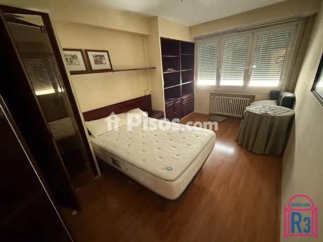 Apartamento en alquiler en Calle de Juan Lorenzo Segura