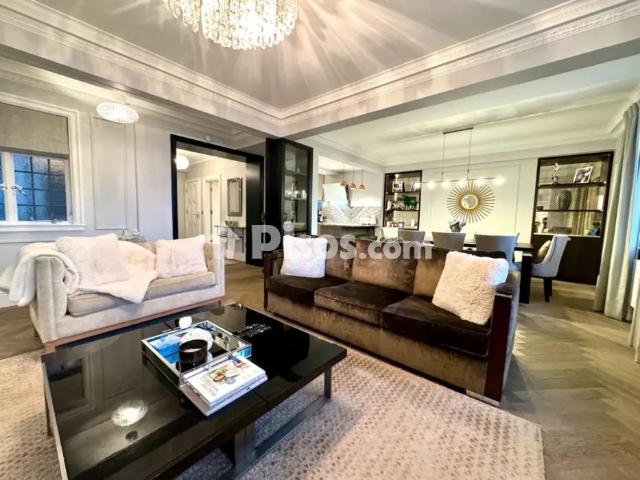 Apartamento en alquiler en Calle de la Mina, 47