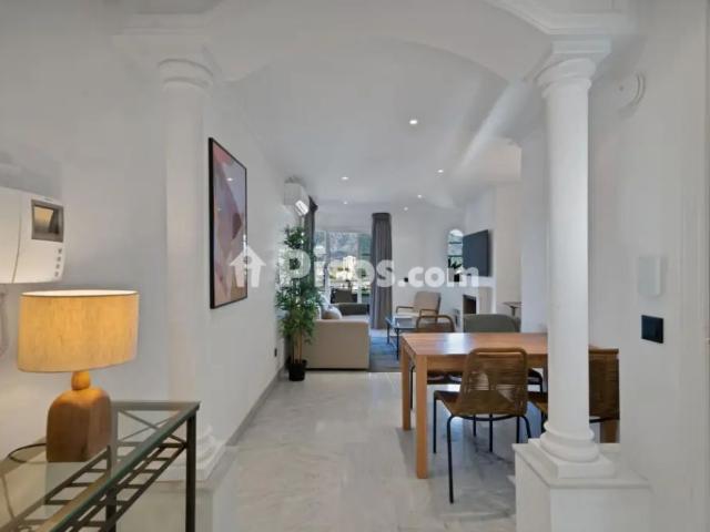 Apartamento en alquiler en Calle de las Adelfas