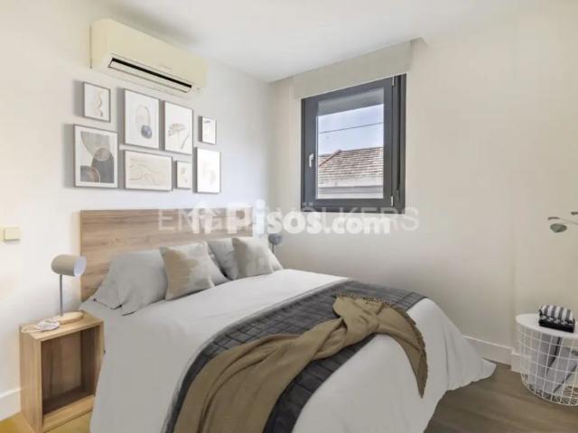 Apartamento en alquiler en Calle de Matilde Landa, cerca de Calle del General Pintos
