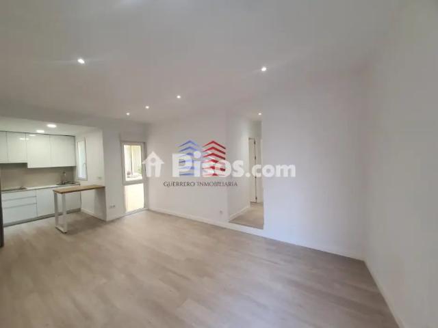 Apartamento en alquiler en Calle de Narváez, cerca de Calle del Doctor Castelo