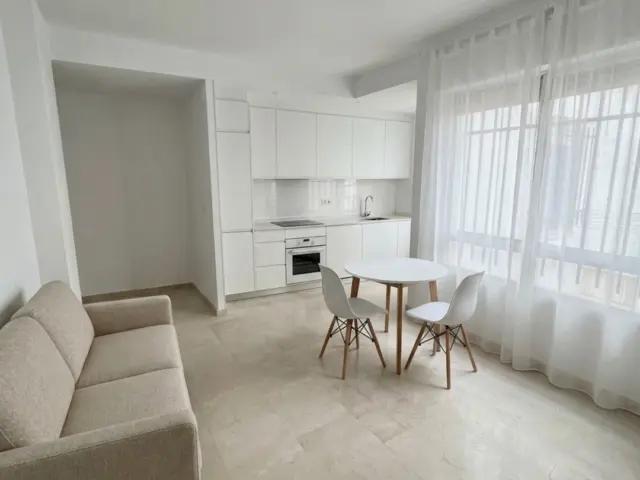 Apartamento en alquiler en Calle del Conde de Cárdenas, 16
