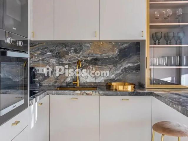 Apartamento en alquiler en Calle del Postigo de los Abades, 1