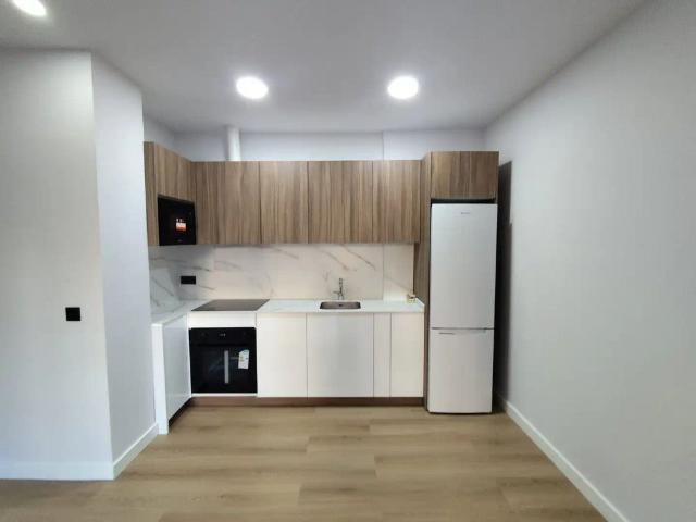 Apartamento en alquiler en Calle Juan García Hortelano