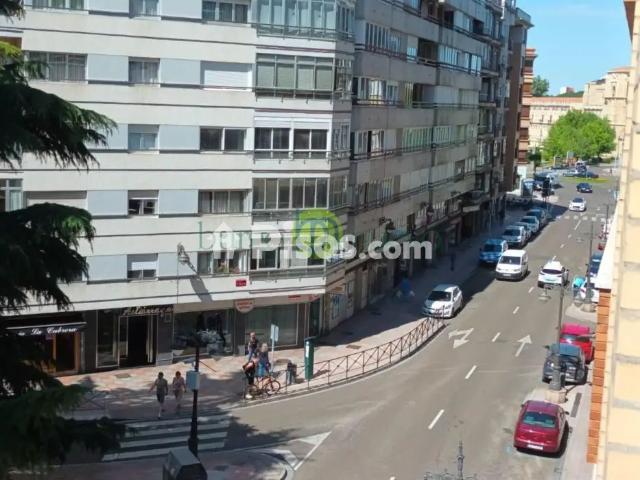 Apartamento en alquiler en Calle Luis Salvador Carmona