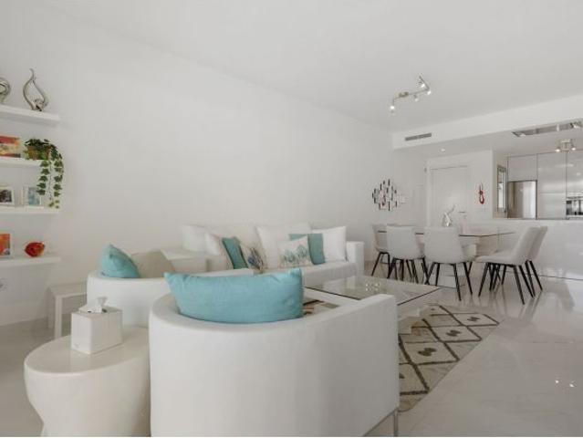 Apartamento en Alquiler en Estepona, Málaga