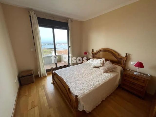 Apartamento en alquiler en Frente A La Playa de Carabuxeiras