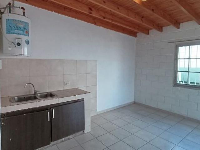 Apartamento en alquiler en Isidro Casanova