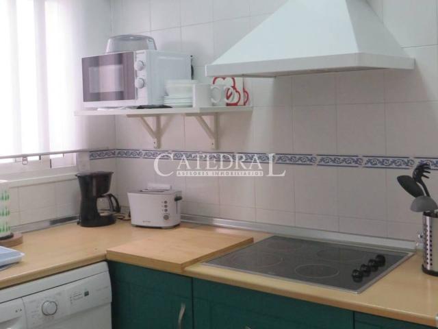 Apartamento en alquiler en la C/Virgen de la Victoria, Los Remedios Sevilla