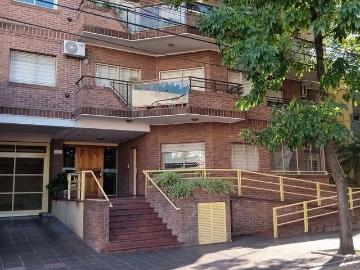 Piso en alquiler en Morón - Cochera