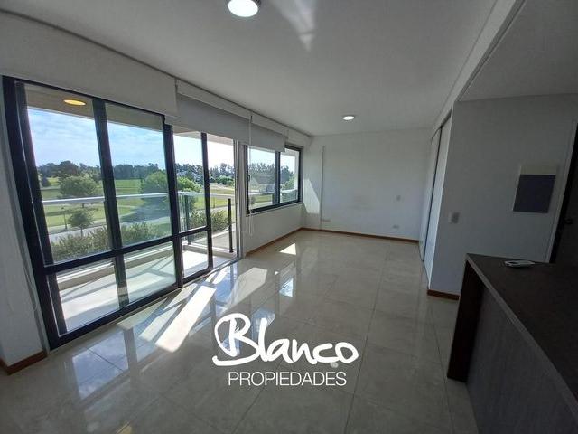 Apartamento en alquiler en Pilar Golf Country Club