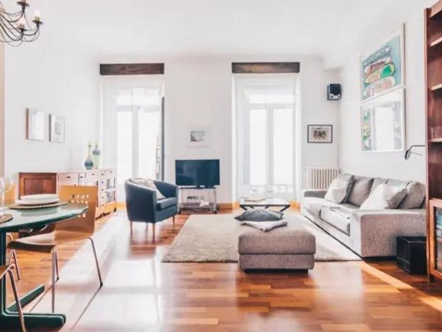 Apartamento en alquiler en Plaza de Lasala, 5